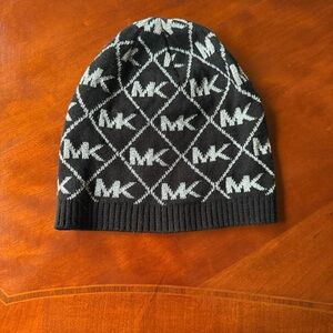 Michael Kors tight Monogram Black and Silver